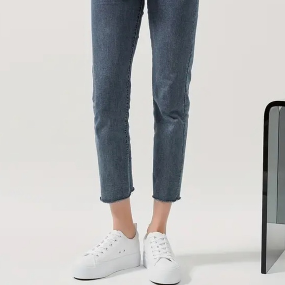 NEW - Women's Fashion Casual White Platform Sneakers - SZ 5 - Picture 4 of 12